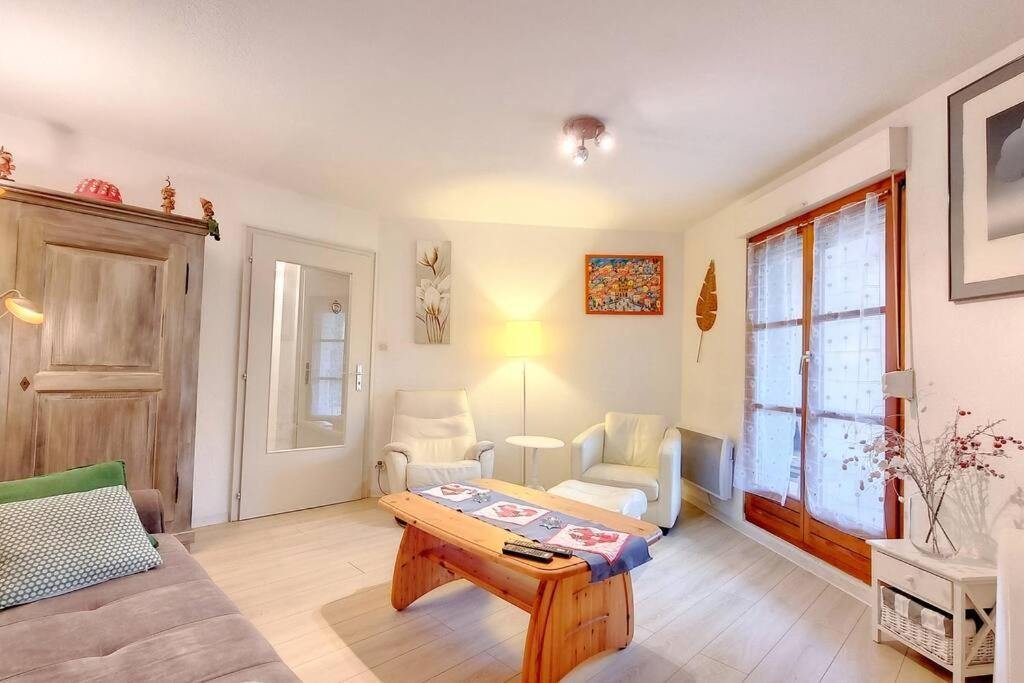 Chez Romane - Appartement Avec Parking 리크위르 외부 사진